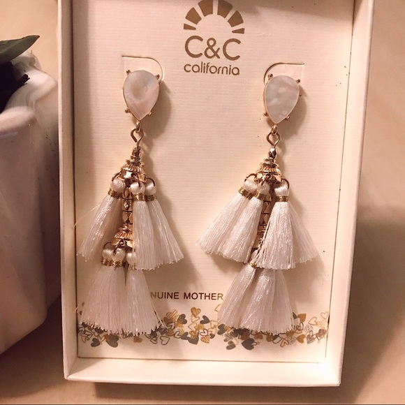 NWT C&C California Earring Jewelry white tassel - Picture 5 of 6
